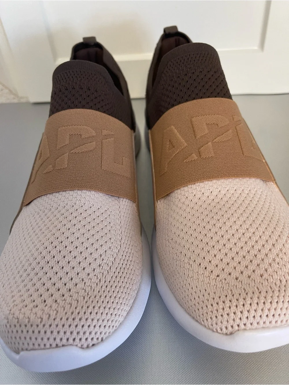 APL TechLoom Slip-On Mesh Sneakers - Brown/Tan/Beige Sz 11 Worn Once